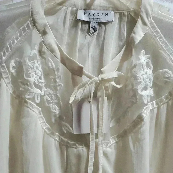 Ivory lace blouse - Picture 5 of 9